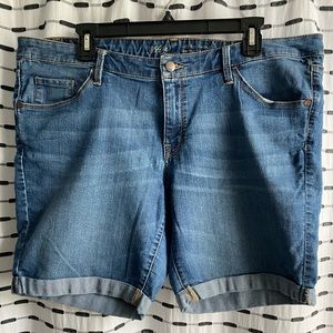 Mossimo Mid-Rise Bermuda Shorts